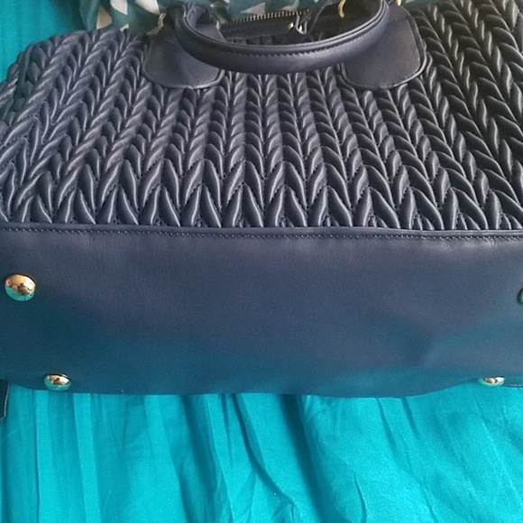 Bag - Picture 2 of 4